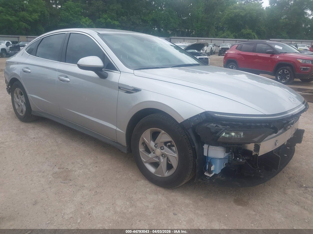 2025 HYUNDAI SONATA SE