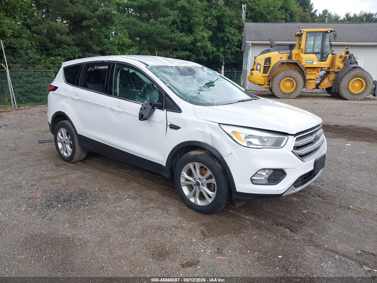 2017 FORD ESCAPE SE