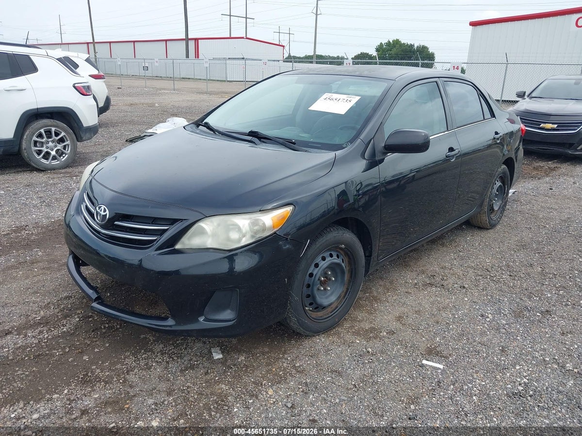 2013 TOYOTA COROLLA LE — снимка 2