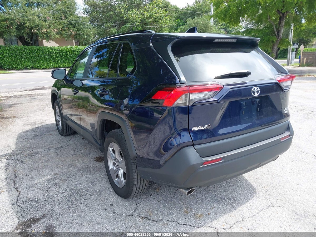 2025 TOYOTA RAV4 XLE — снимка 3