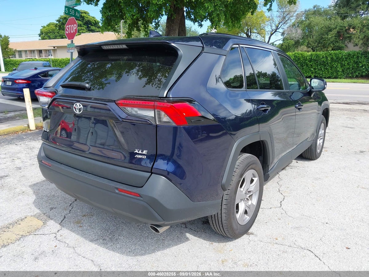 2025 TOYOTA RAV4 XLE — снимка 4