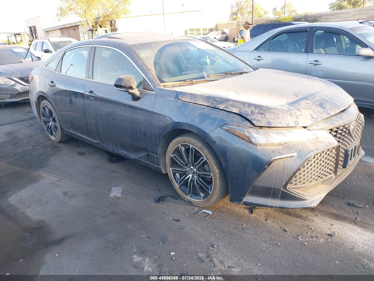 2019 TOYOTA AVALON XSE