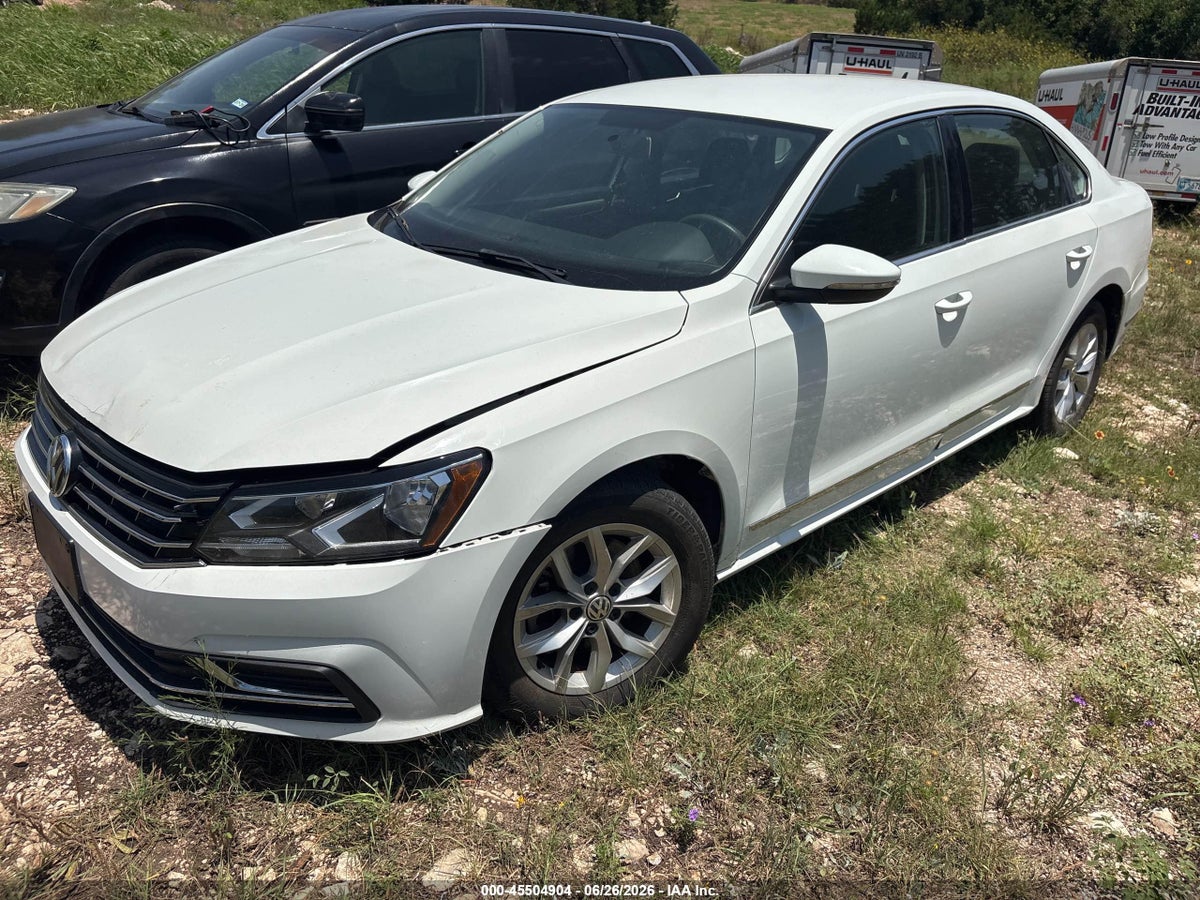 2016 VOLKSWAGEN PASSAT 1.8T S — снимка 2