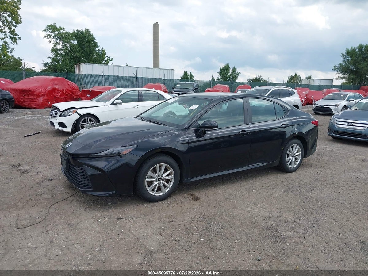 2025 TOYOTA CAMRY LE — снимка 2