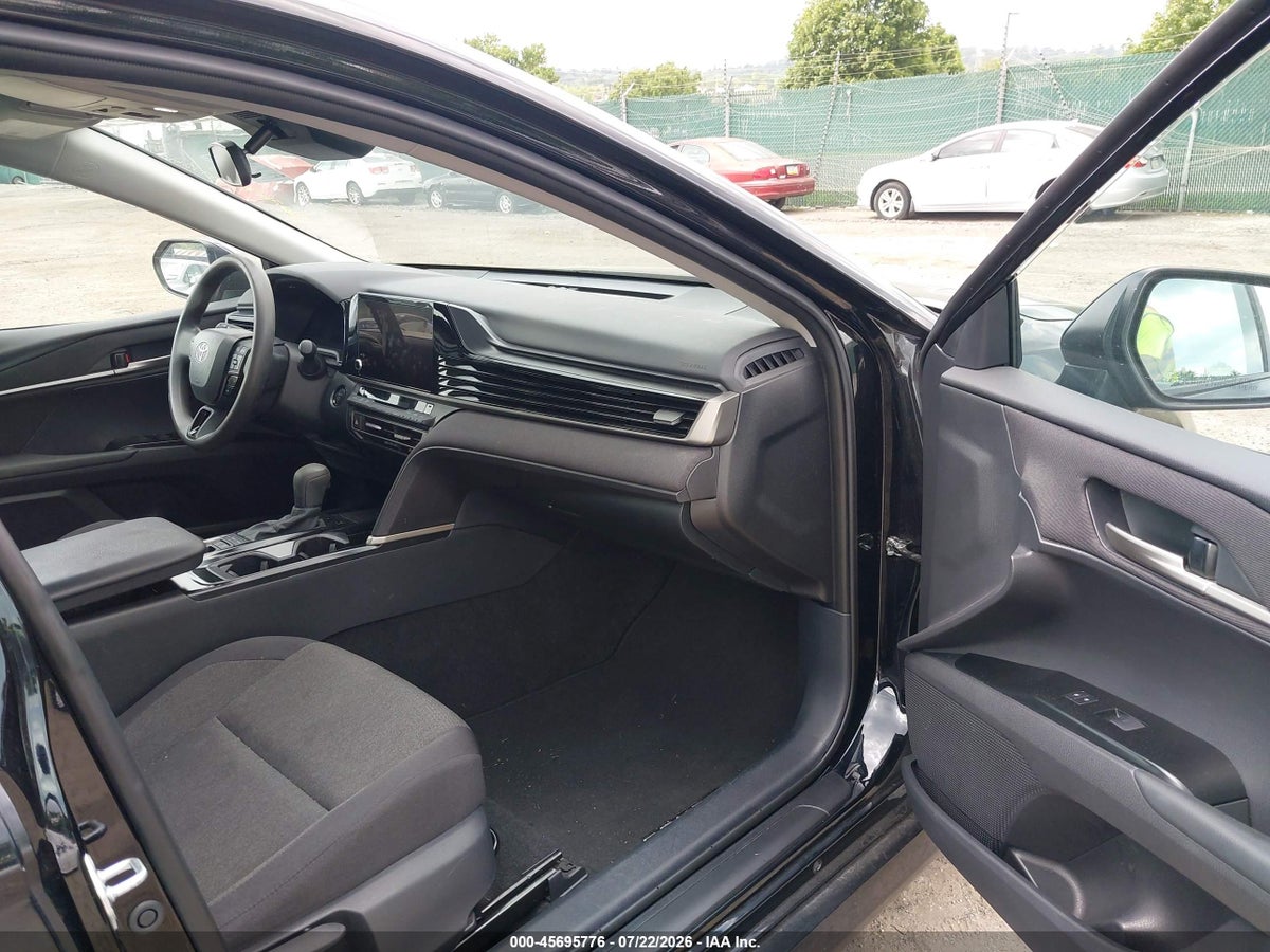 2025 TOYOTA CAMRY LE — снимка 5