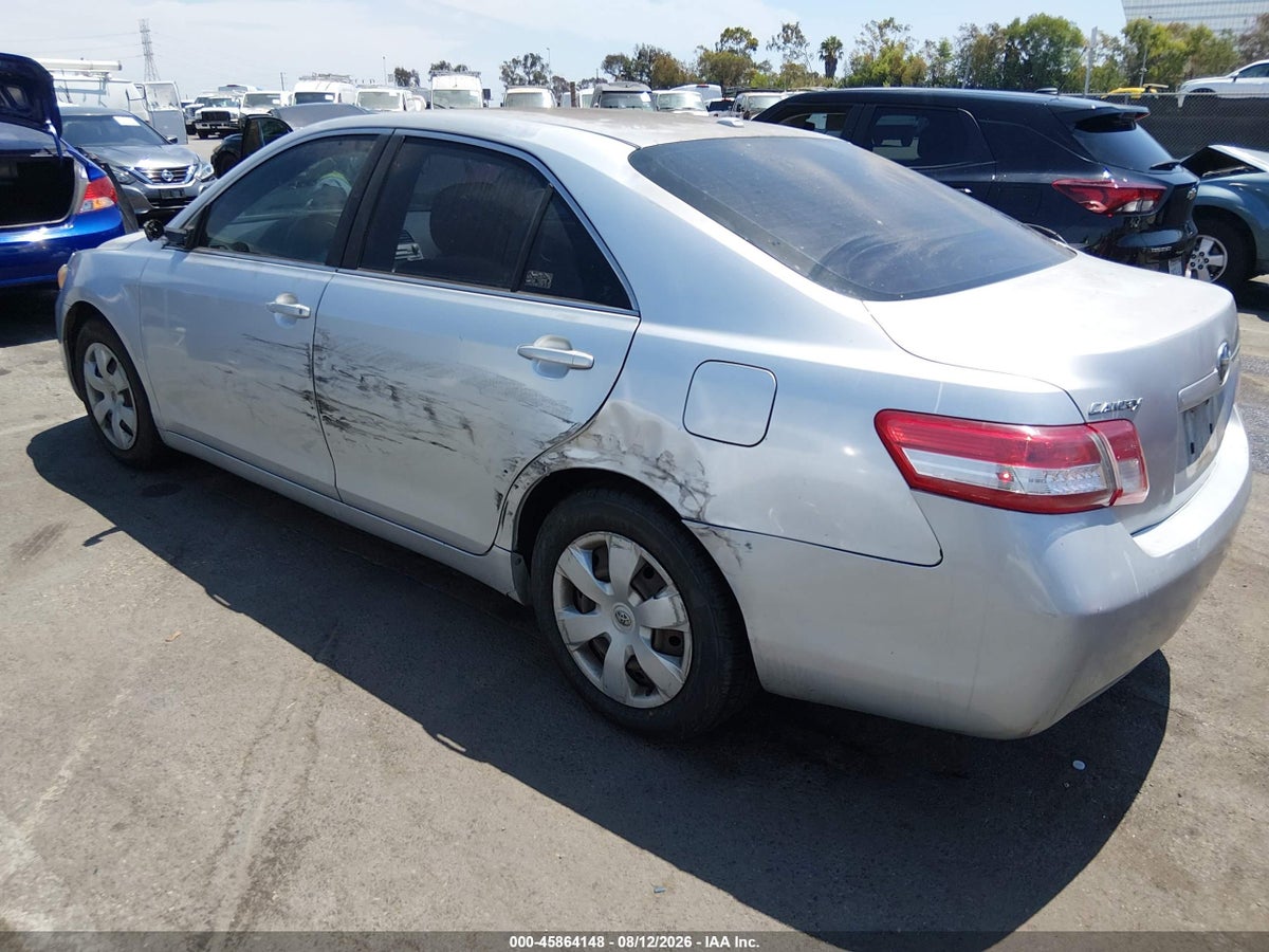 2011 TOYOTA CAMRY LE — снимка 3