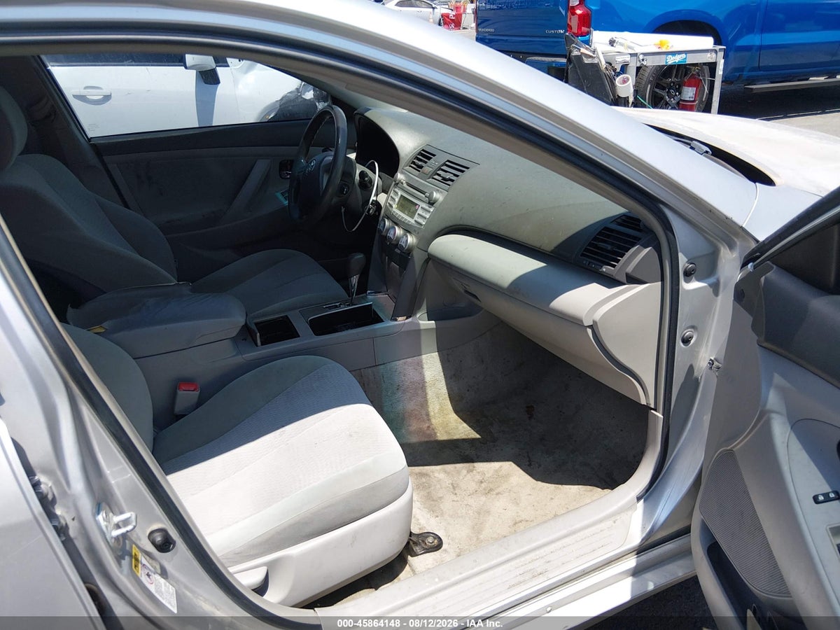 2011 TOYOTA CAMRY LE — снимка 5
