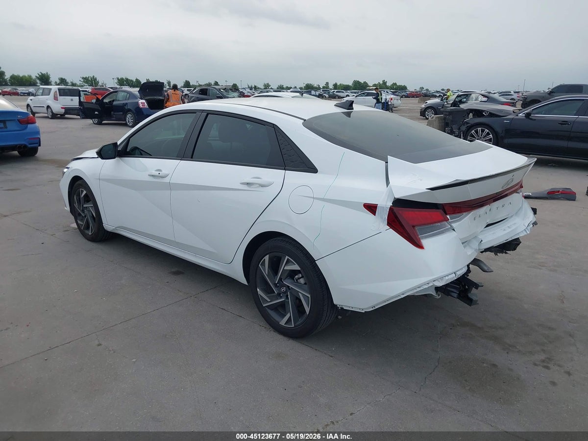 2025 HYUNDAI ELANTRA SEL SPORT — снимка 3
