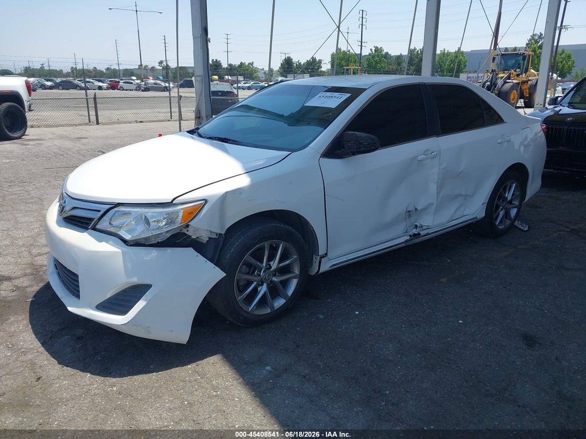 2012 TOYOTA CAMRY LE — снимка 2