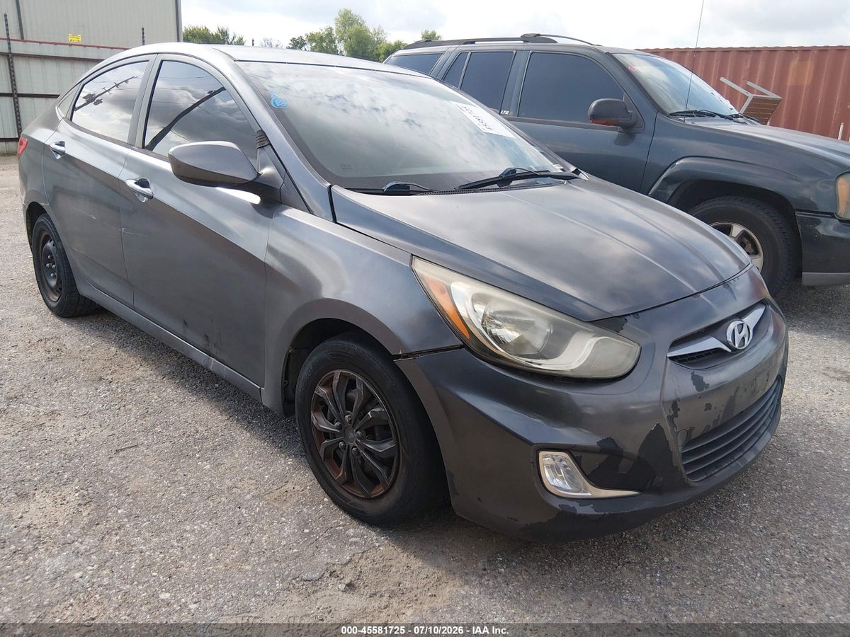 2013 HYUNDAI ACCENT GLS