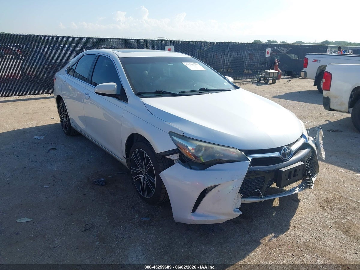 2016 TOYOTA CAMRY SE