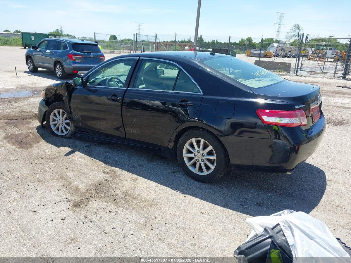 2011 TOYOTA CAMRY XLE V6 — снимка 3