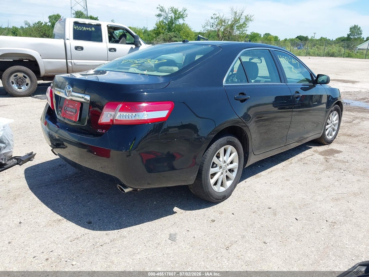 2011 TOYOTA CAMRY XLE V6 — снимка 4