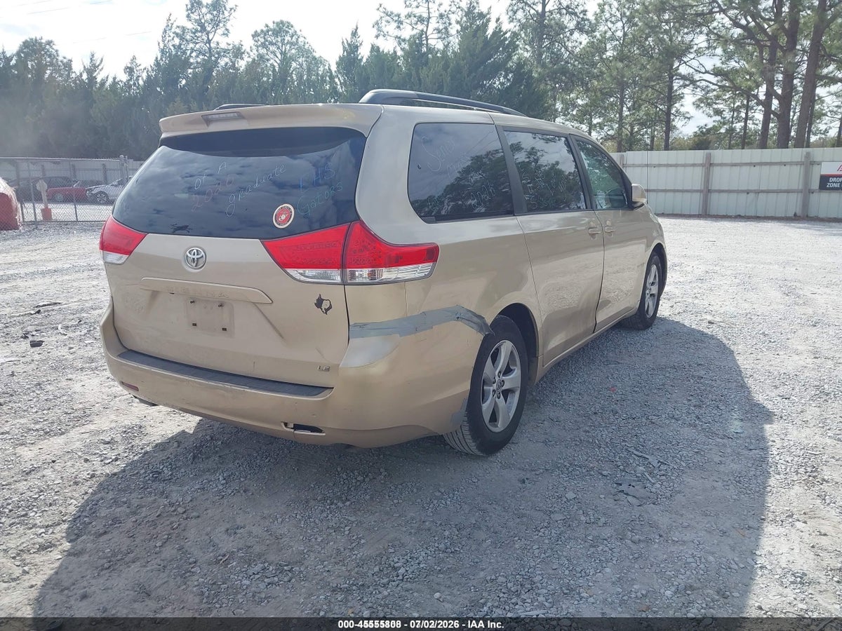 2012 TOYOTA SIENNA LE V6 8 PASSENGER — снимка 4