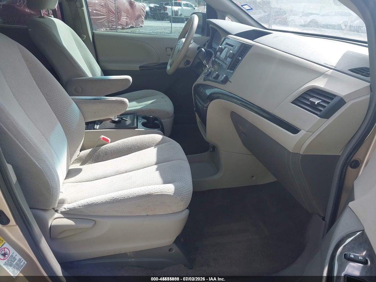 2012 TOYOTA SIENNA LE V6 8 PASSENGER — снимка 5