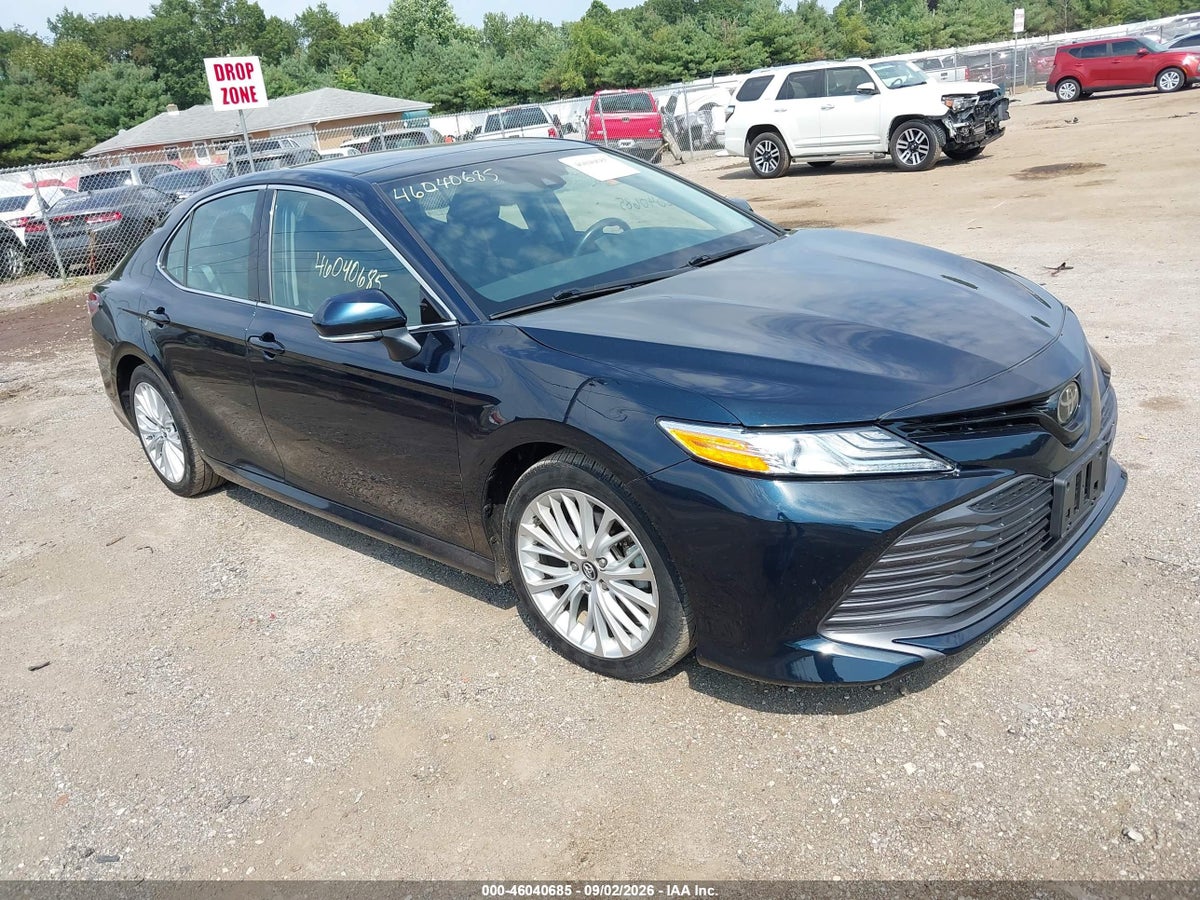 2019 TOYOTA CAMRY XLE