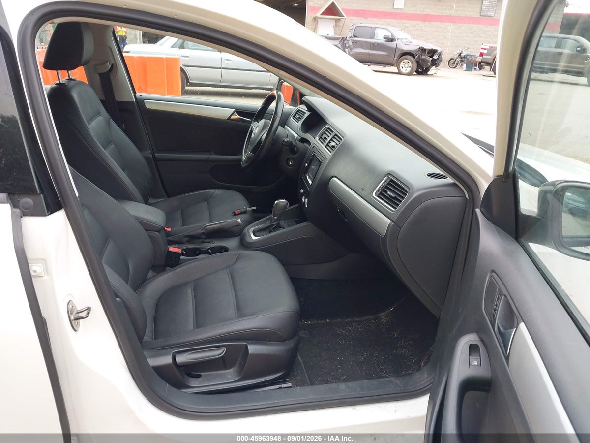 2011 VOLKSWAGEN JETTA 2.0L TDI — снимка 5