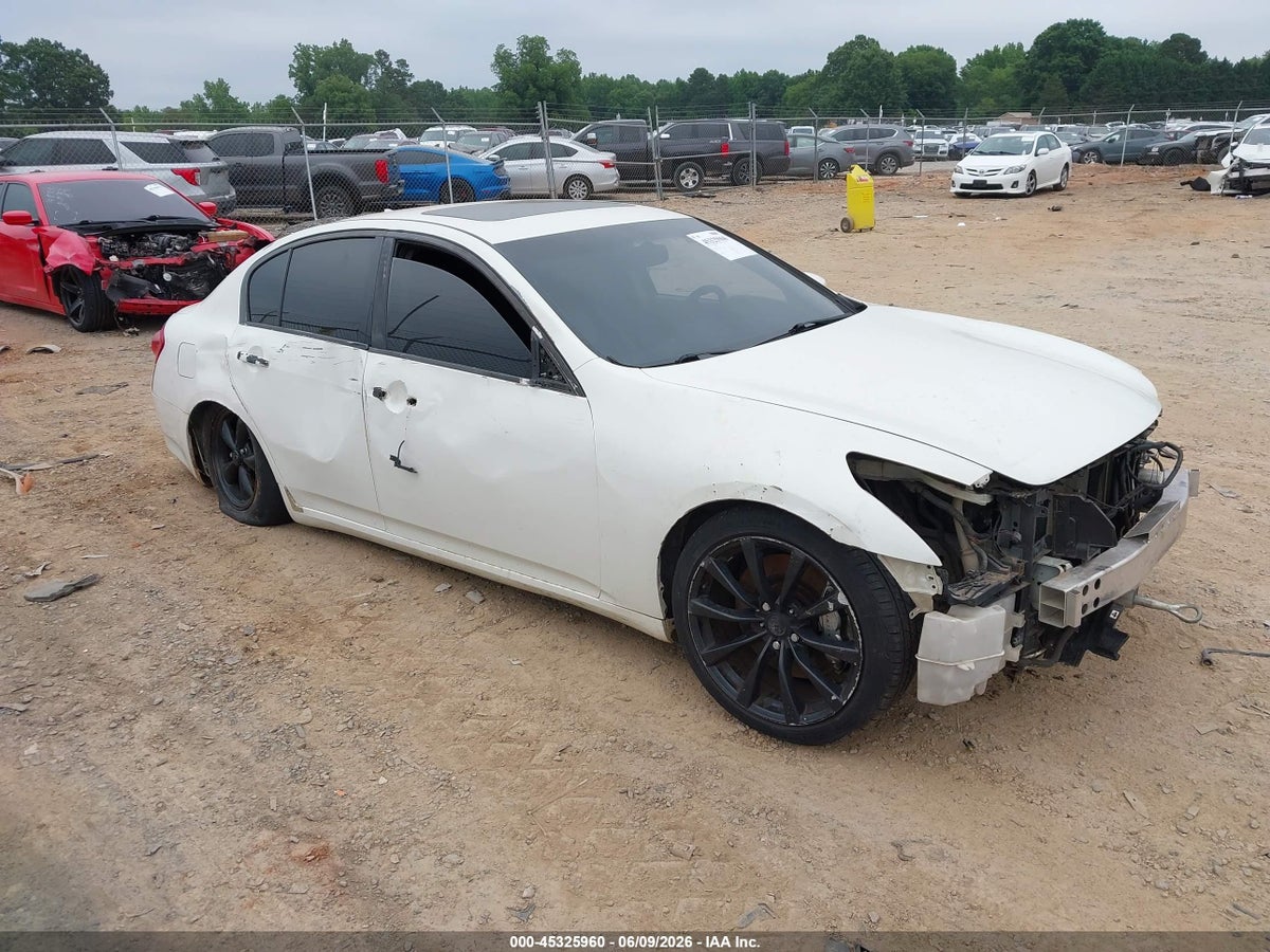 2013 INFINITI G37 JOURNEY