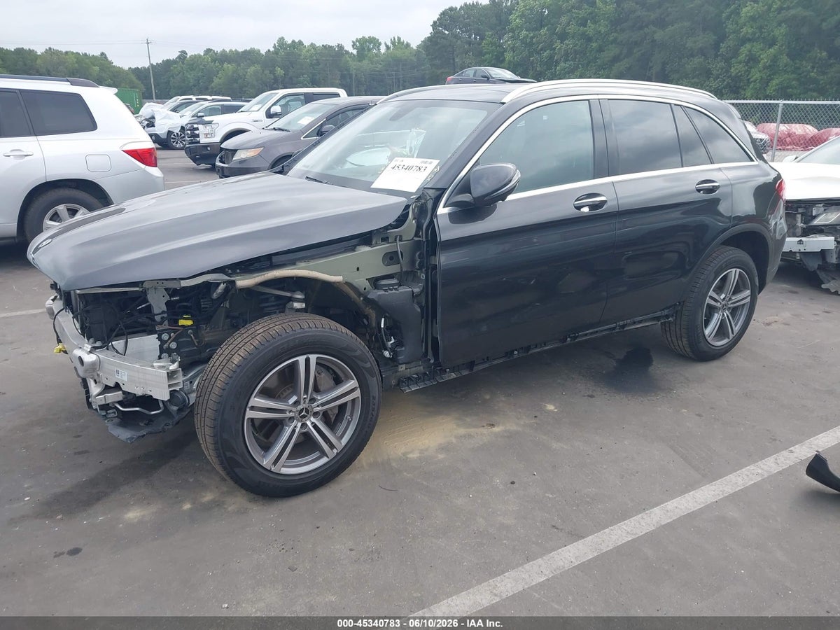 2021 MERCEDES-BENZ GLC 300 SUV — снимка 2