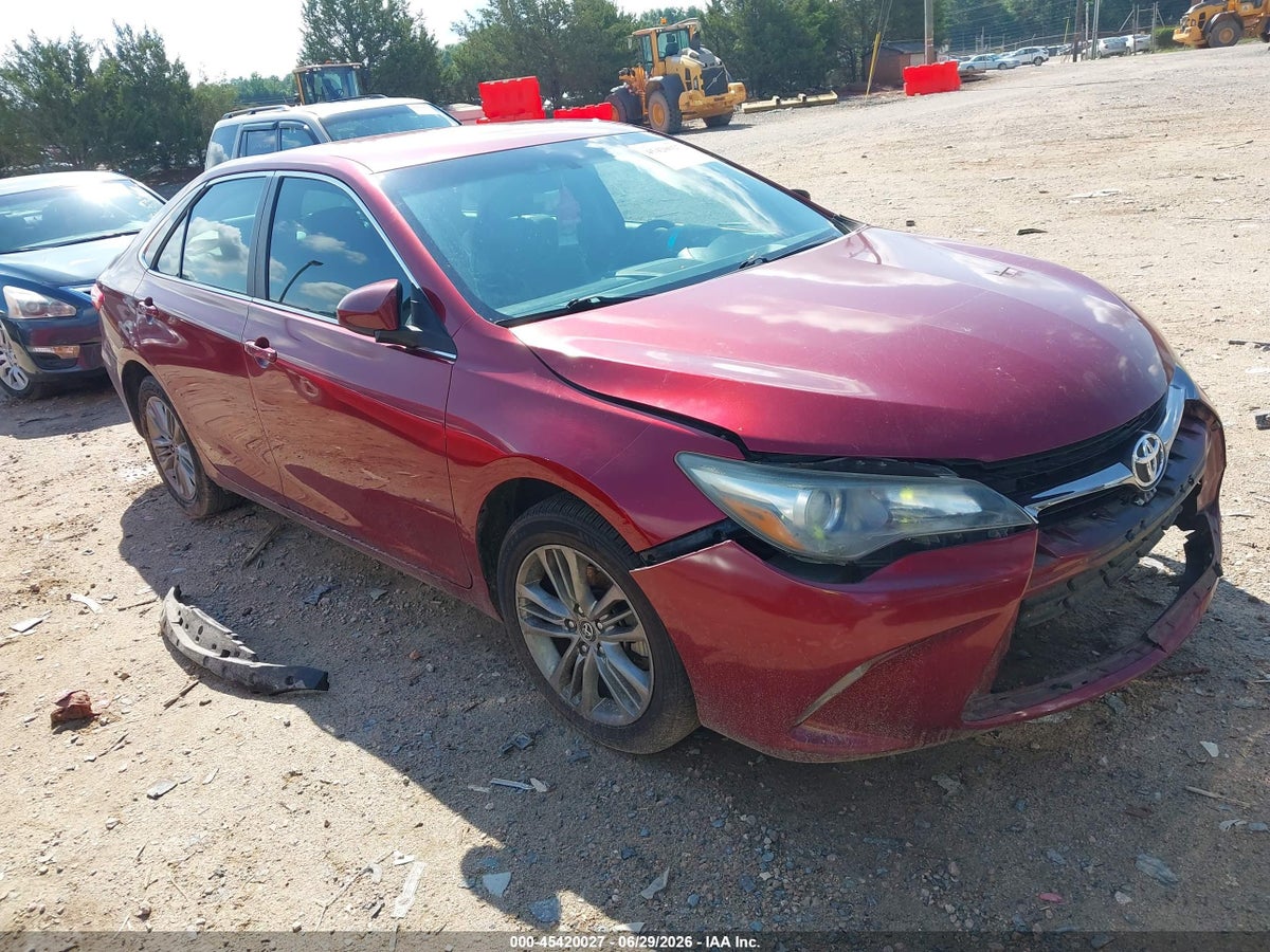 2015 TOYOTA CAMRY SE