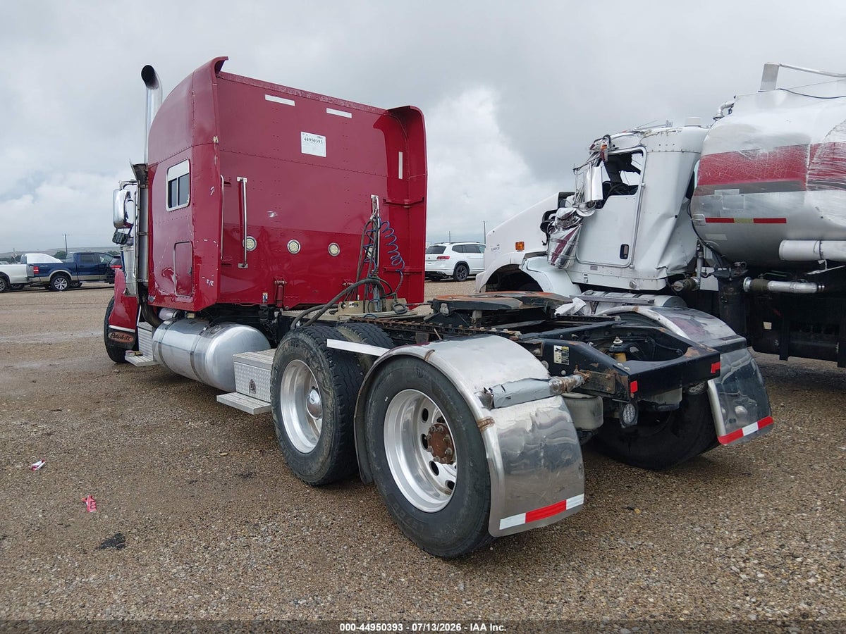 2010 PETERBILT 389 — снимка 3