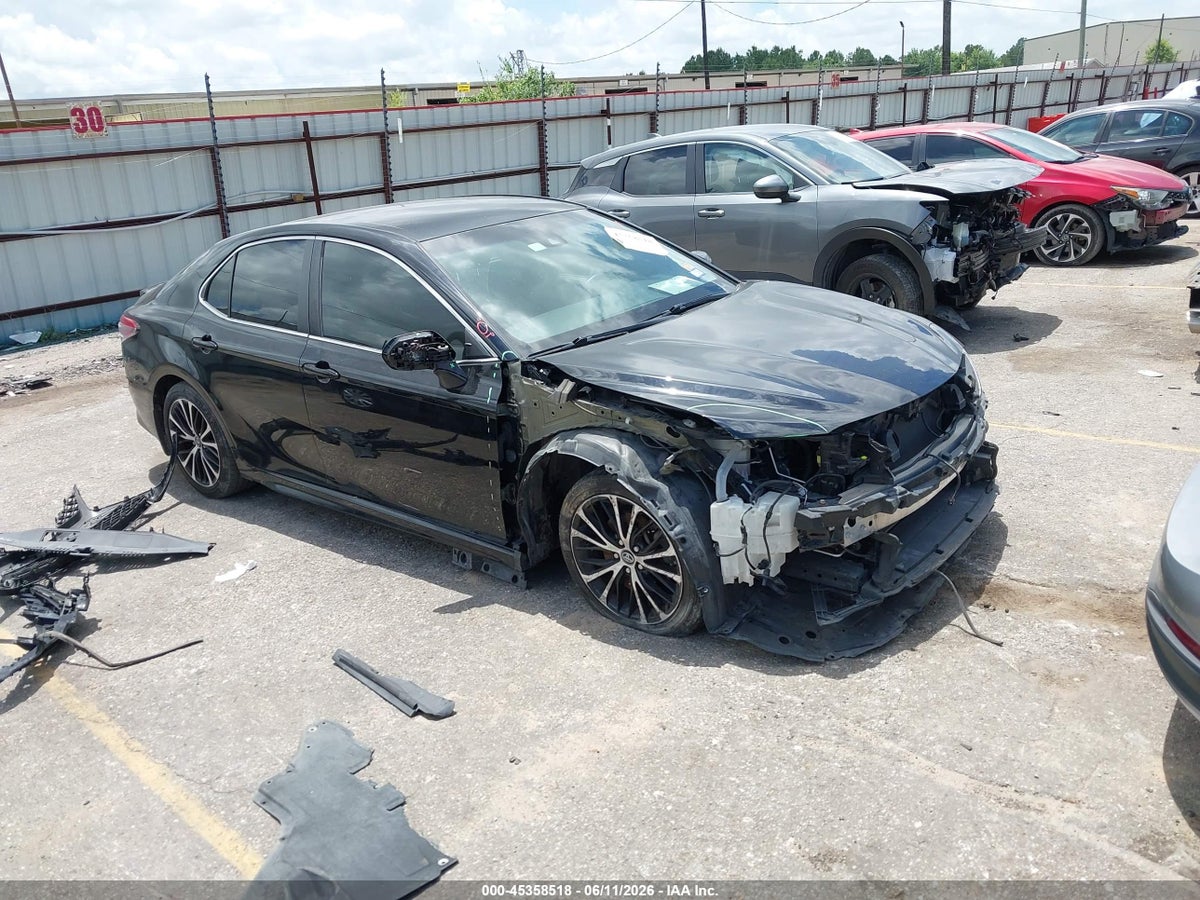 2018 TOYOTA CAMRY SE