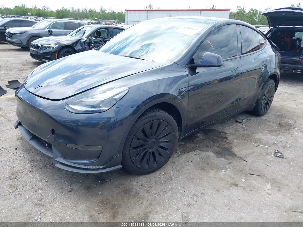 2024 TESLA MODEL Y LONG RANGE DUAL MOTOR ALL-WHEEL DRIVE — снимка 2