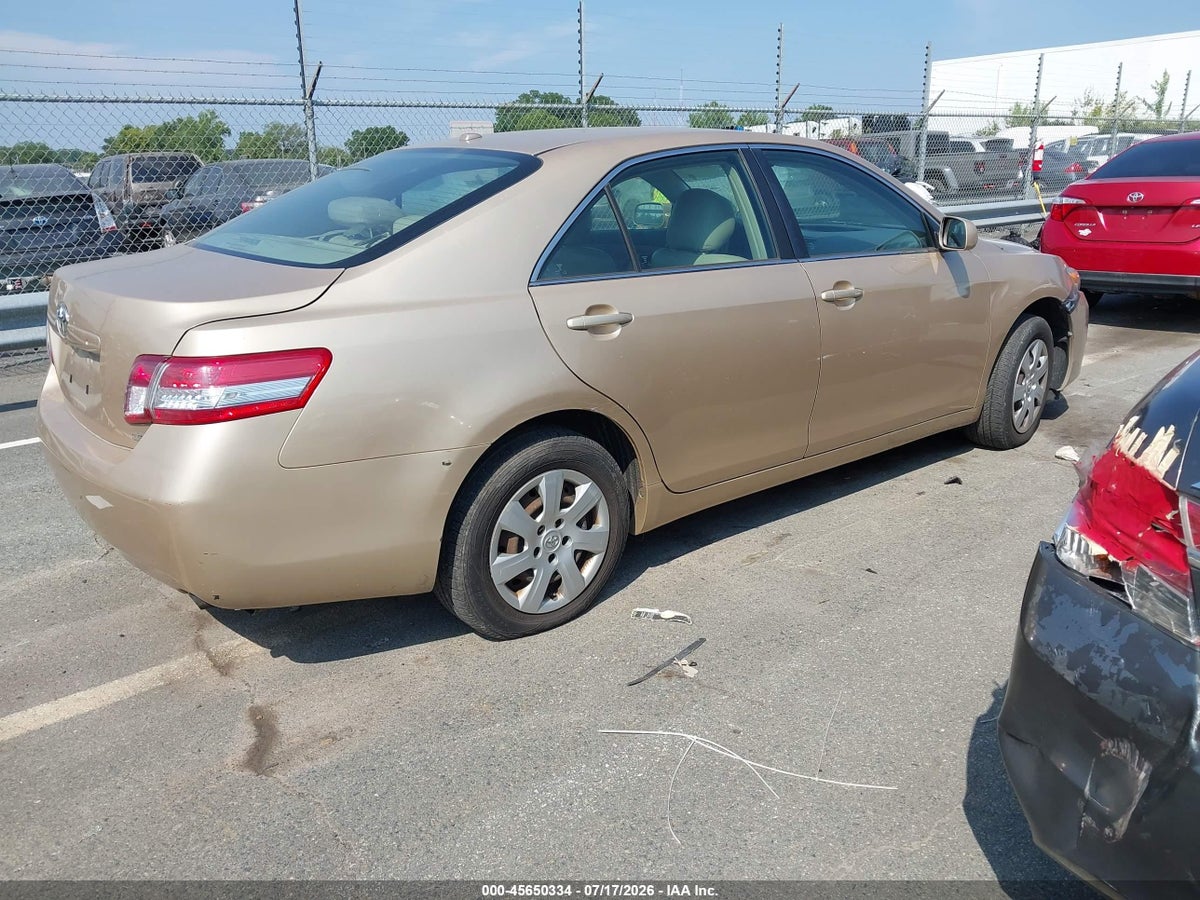2010 TOYOTA CAMRY LE — снимка 4