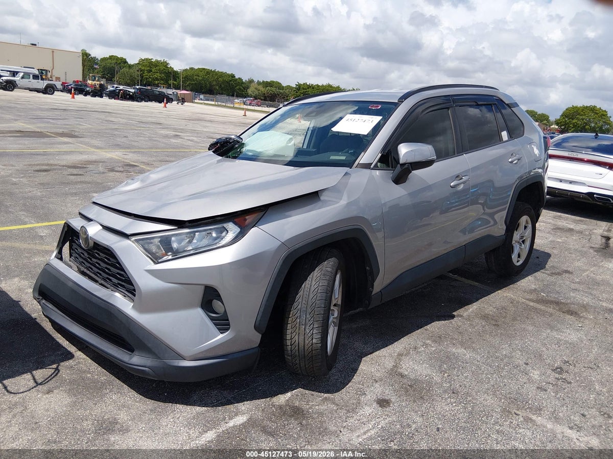 2020 TOYOTA RAV4 XLE — снимка 2