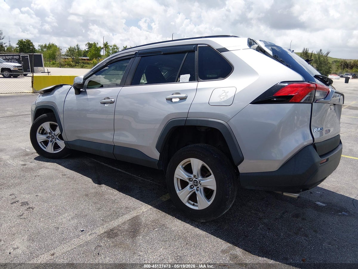 2020 TOYOTA RAV4 XLE — снимка 3