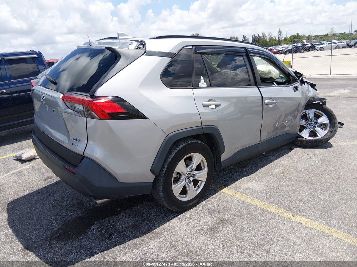 2020 TOYOTA RAV4 XLE — снимка 4