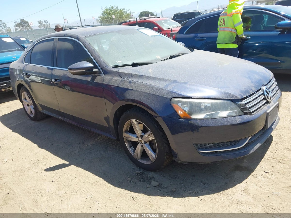 2012 VOLKSWAGEN PASSAT 2.0L TDI SE