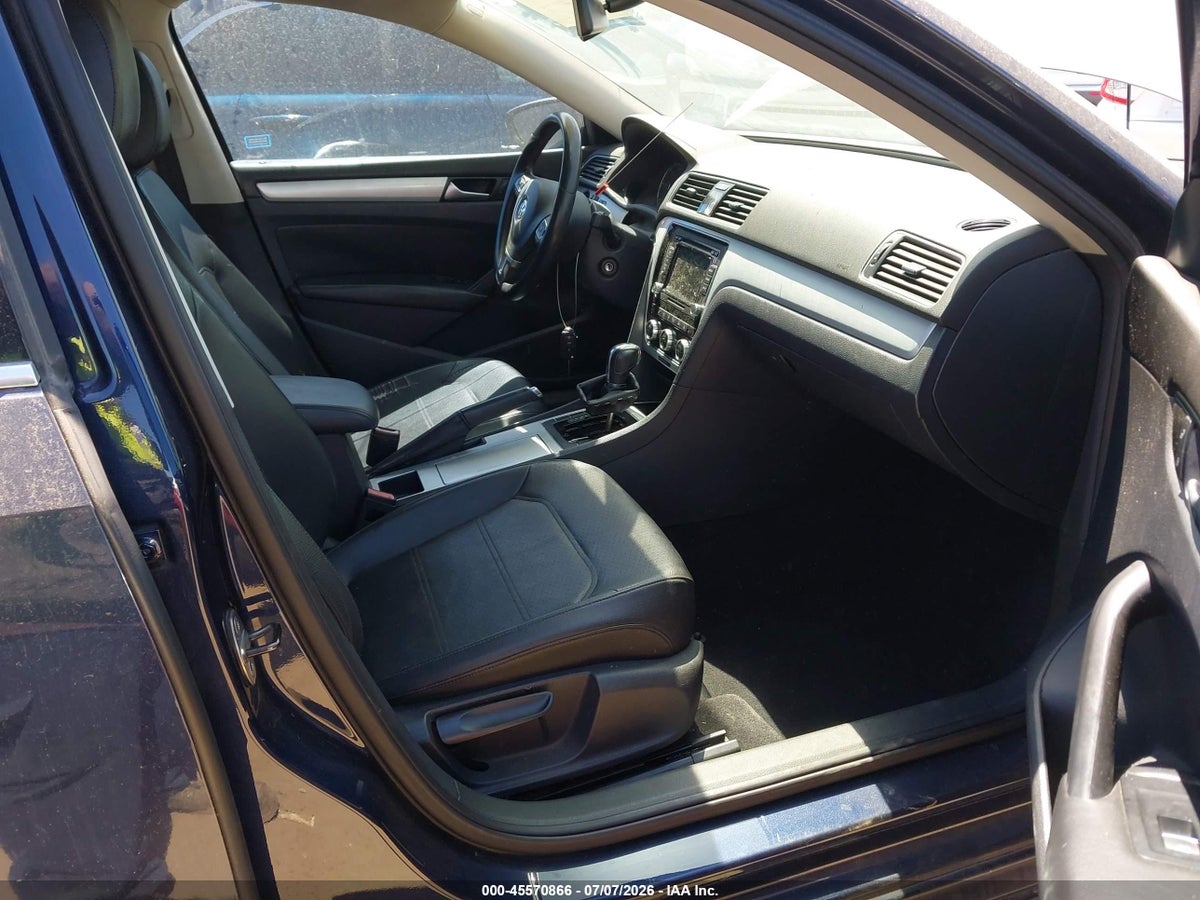 2012 VOLKSWAGEN PASSAT 2.0L TDI SE — снимка 5