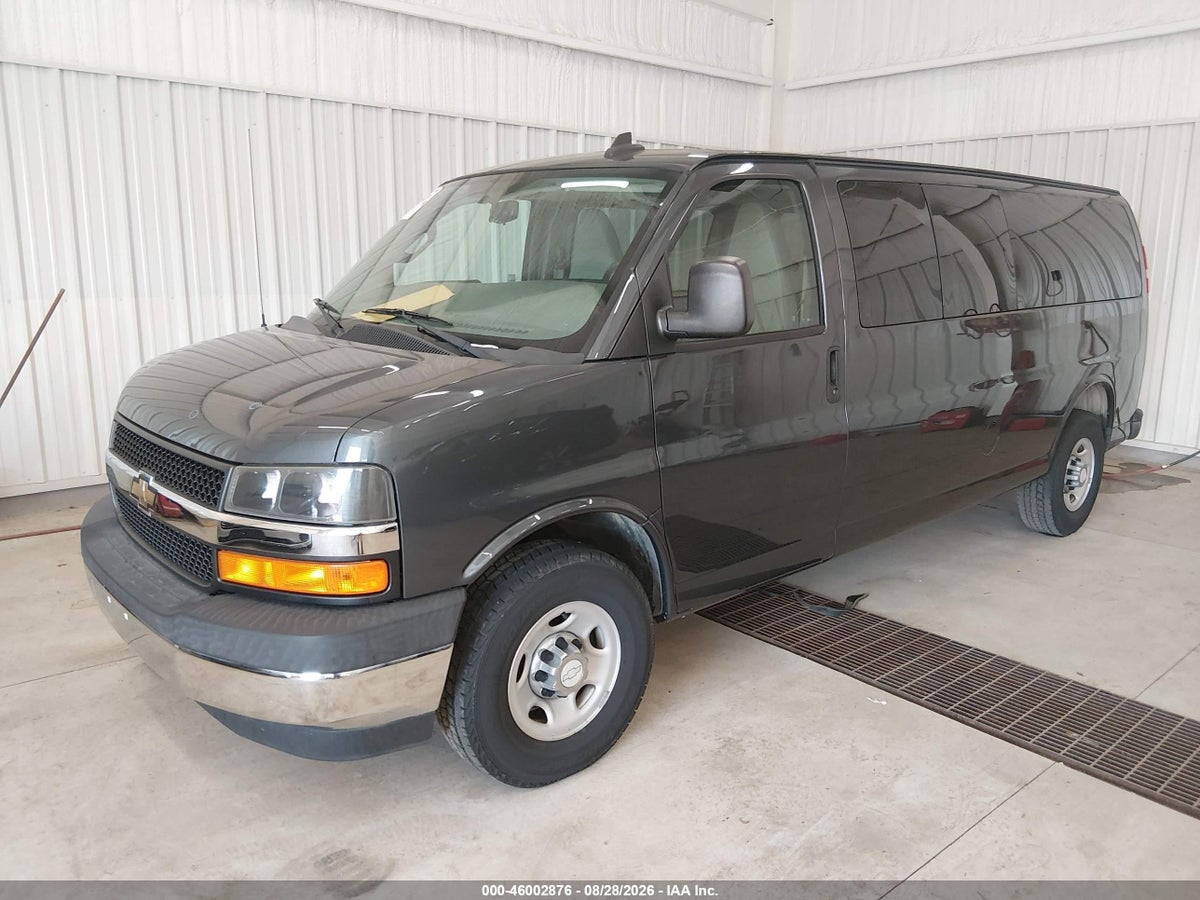 2017 CHEVROLET EXPRESS 3500 LT — снимка 2