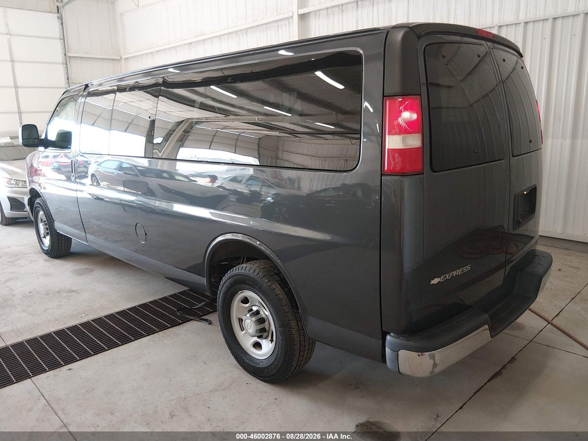 2017 CHEVROLET EXPRESS 3500 LT — снимка 3