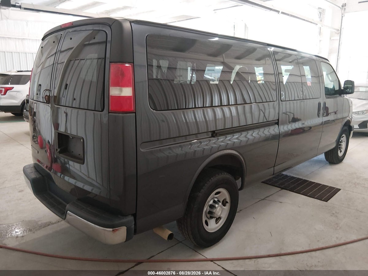 2017 CHEVROLET EXPRESS 3500 LT — снимка 4