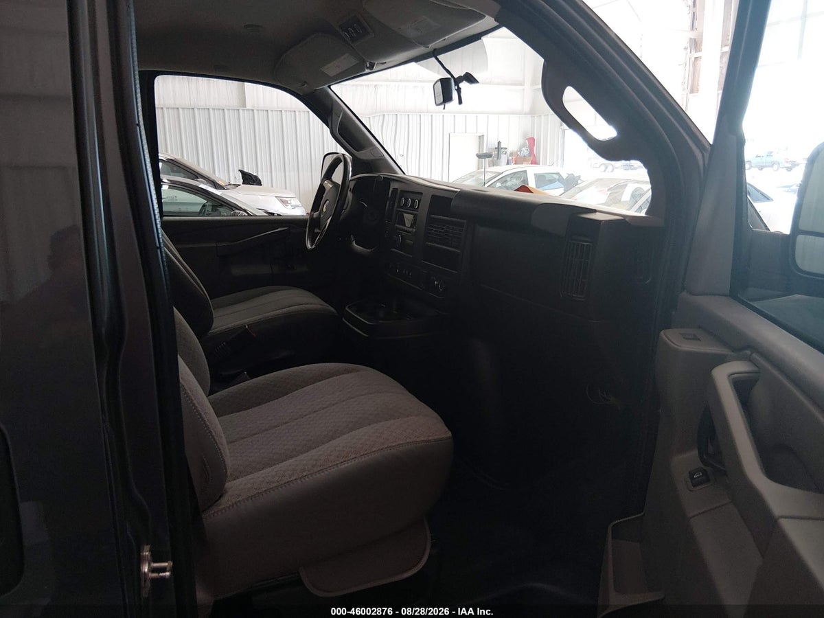 2017 CHEVROLET EXPRESS 3500 LT — снимка 5
