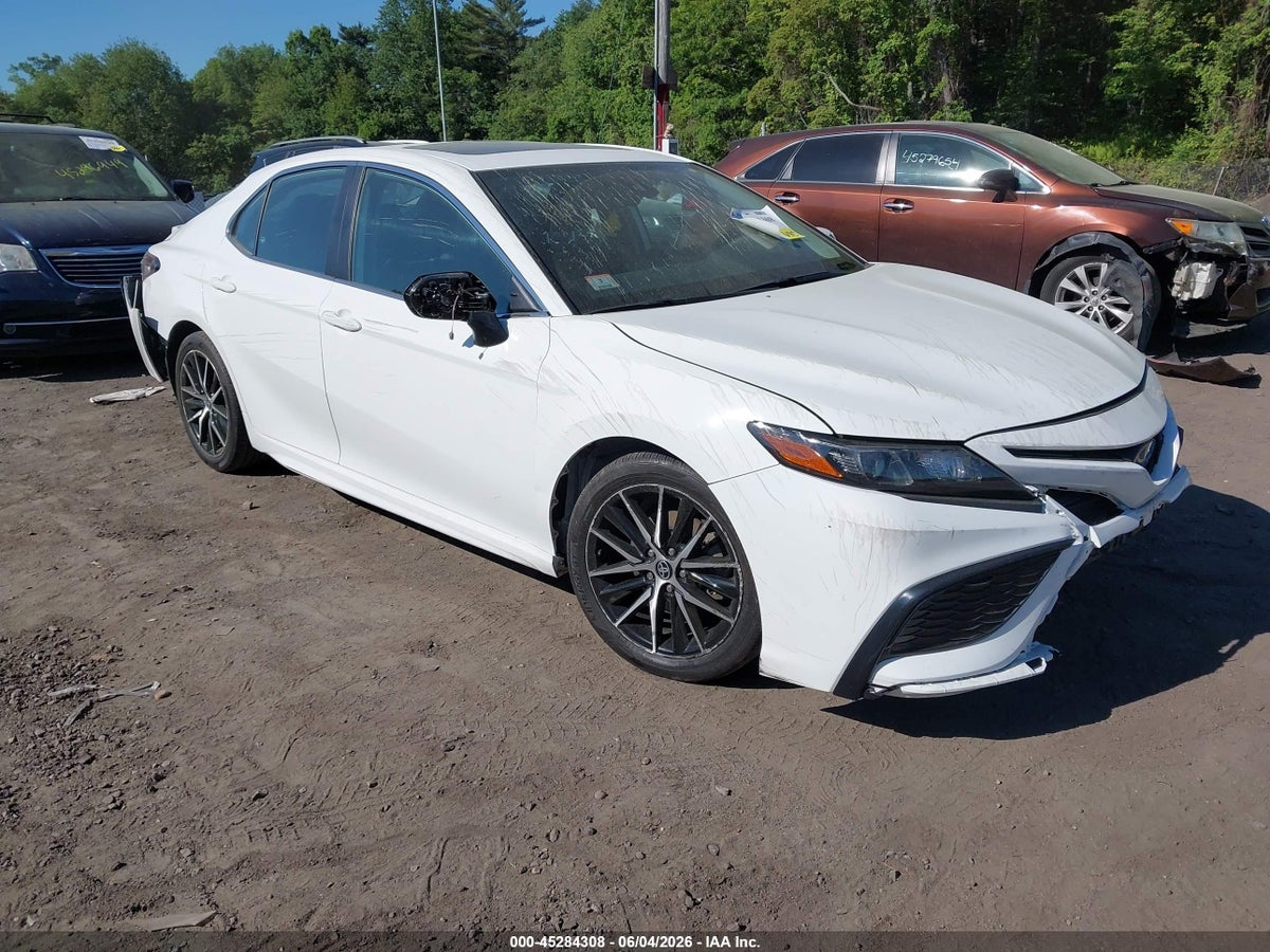2024 TOYOTA CAMRY SE