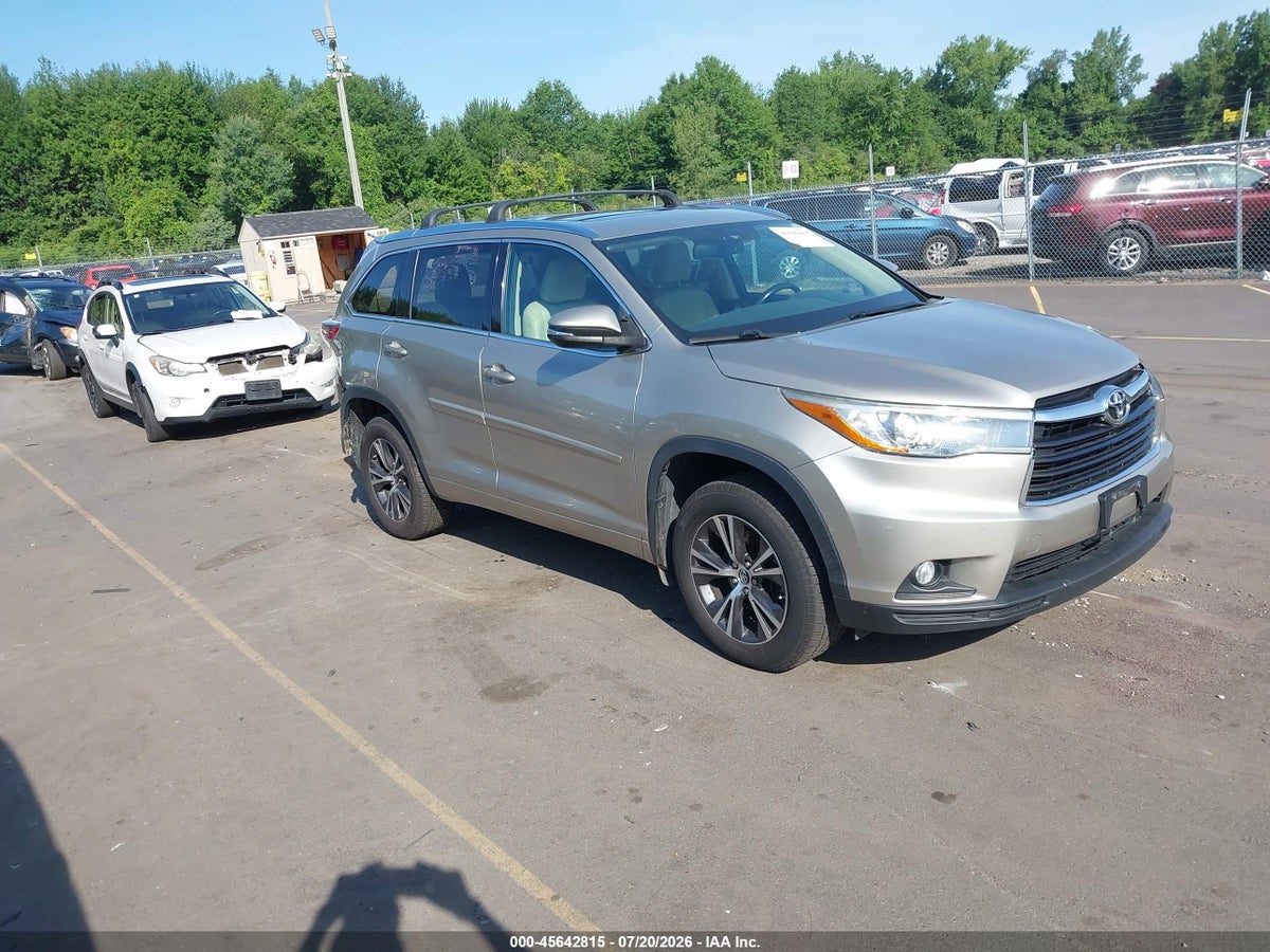 2016 TOYOTA HIGHLANDER XLE V6