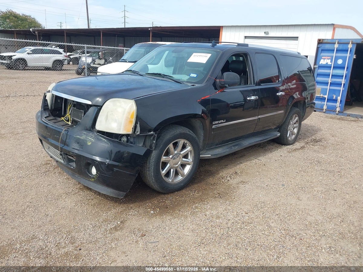 2011 GMC YUKON XL 1500 DENALI — снимка 2