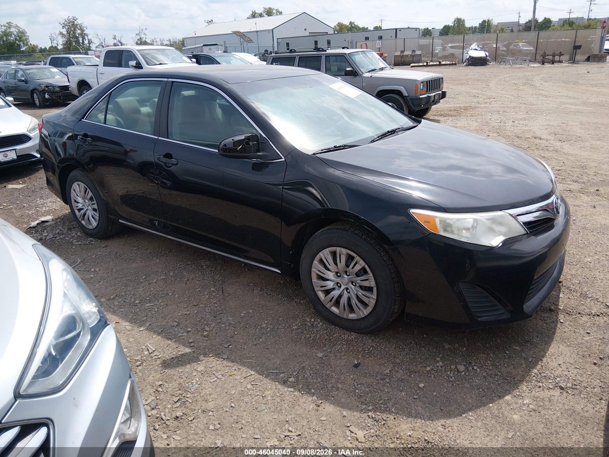 2014 TOYOTA CAMRY LE