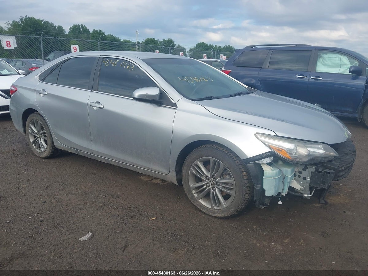 2015 TOYOTA CAMRY SE