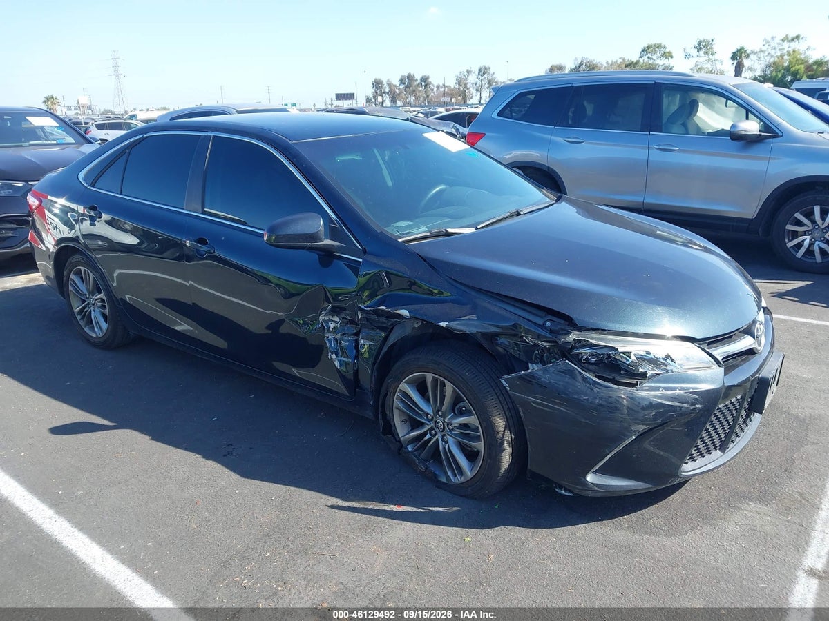 2016 TOYOTA CAMRY SE