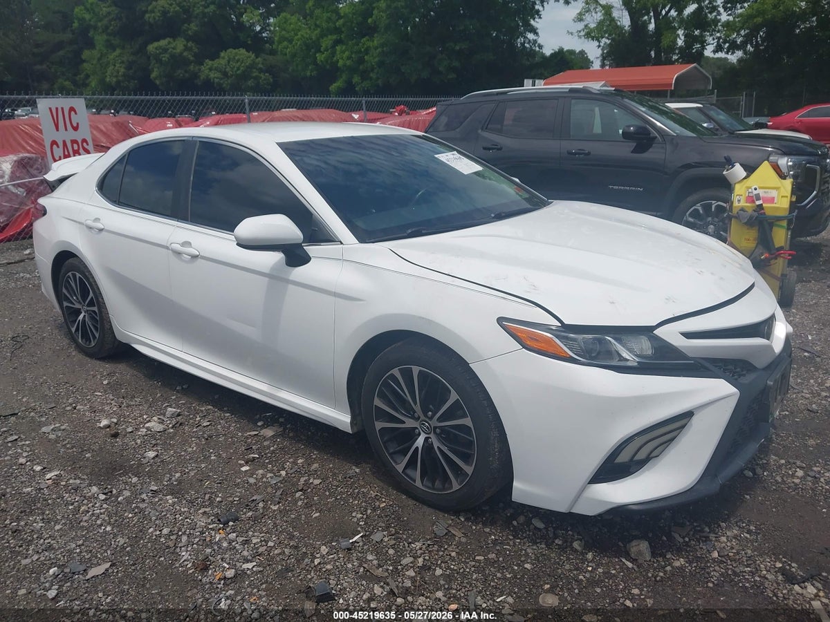2018 TOYOTA CAMRY SE