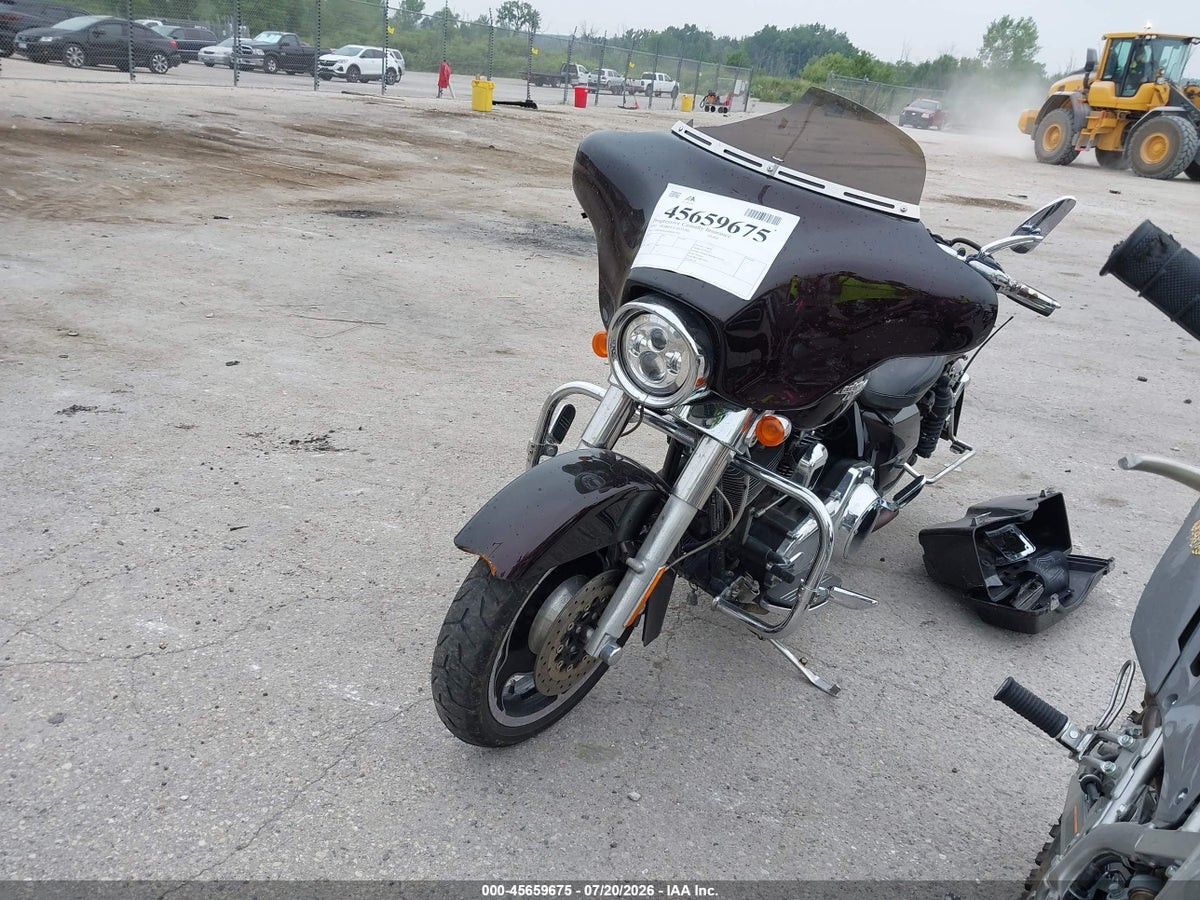 2011 HARLEY-DAVIDSON FLHX — снимка 2