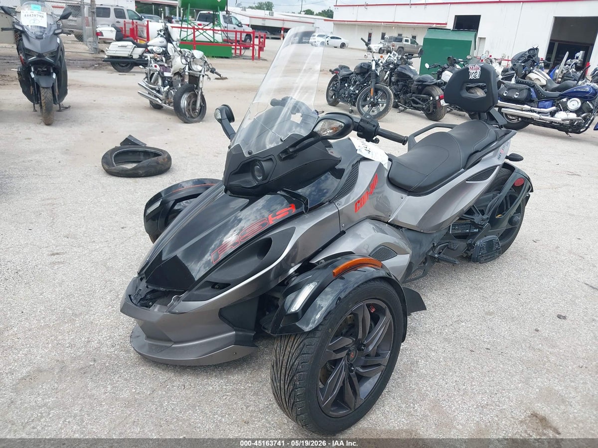 2013 CAN-AM SPYDER ROADSTER RS/RS-S — снимка 2