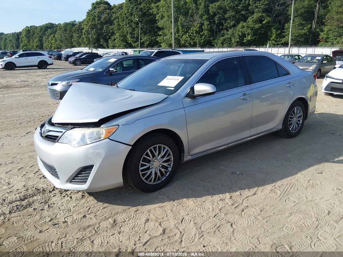 2013 TOYOTA CAMRY LE — снимка 2