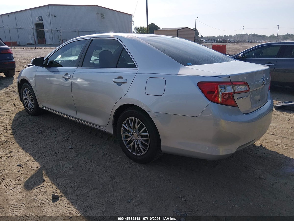 2013 TOYOTA CAMRY LE — снимка 3