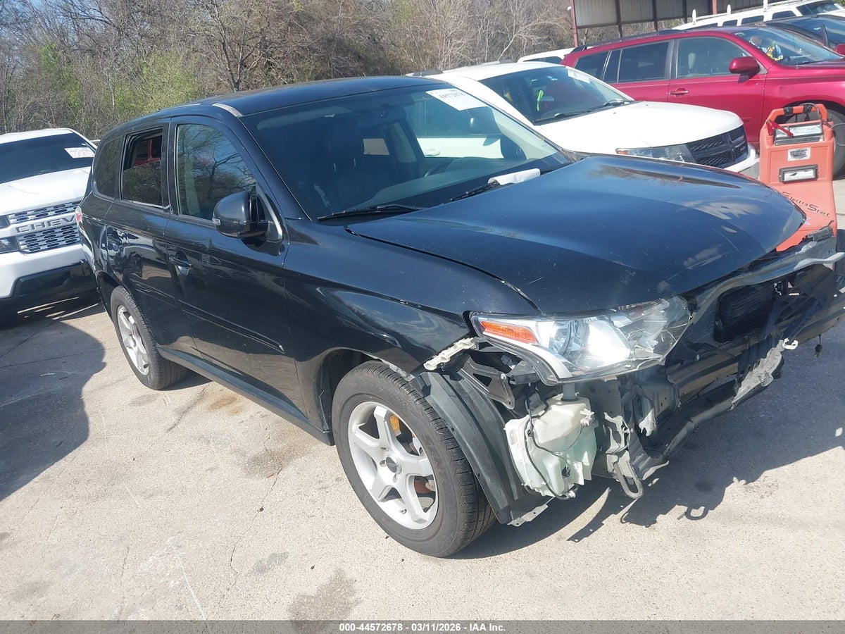 2014 MITSUBISHI OUTLANDER SE