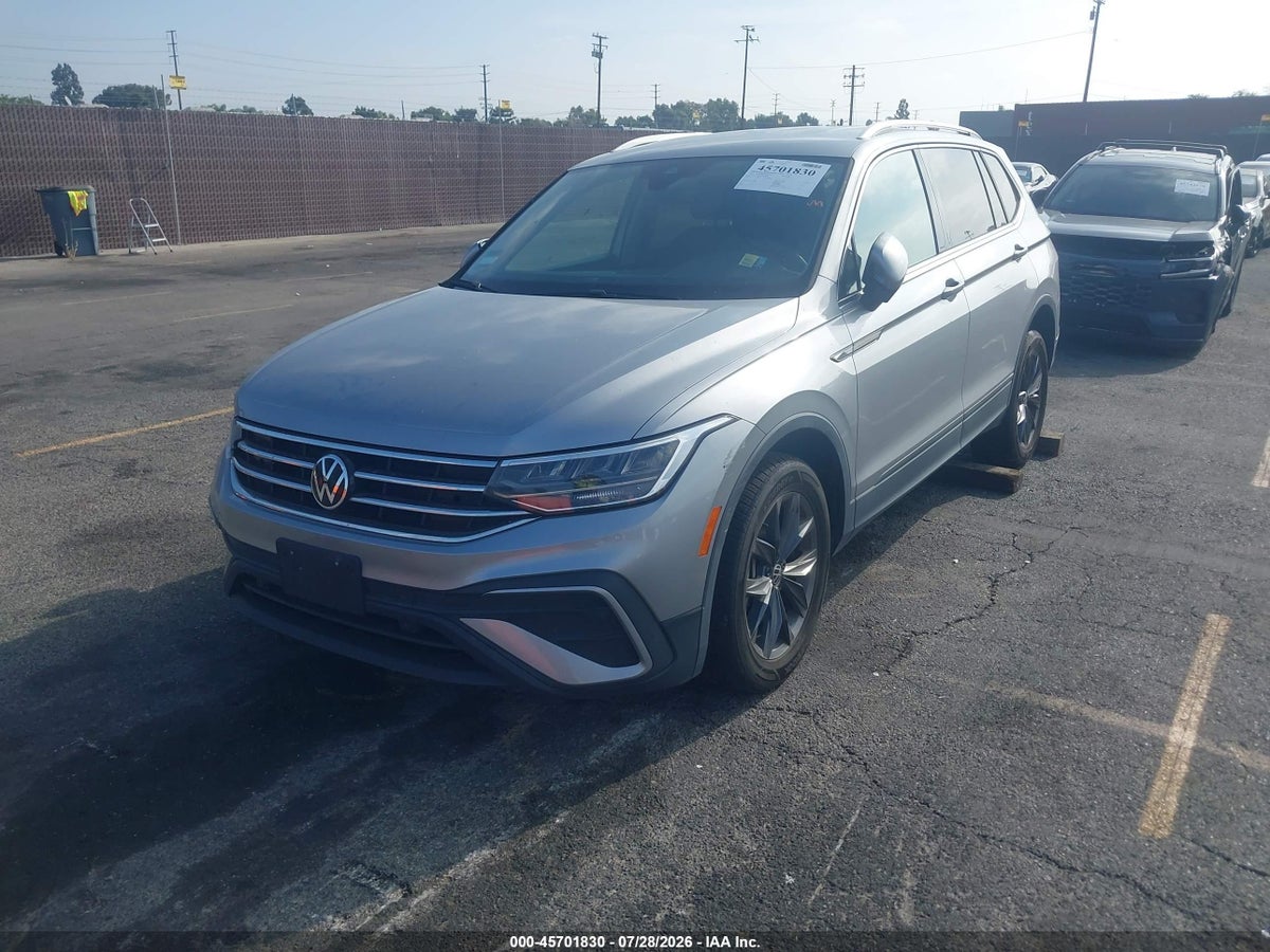 2023 VOLKSWAGEN TIGUAN 2.0T SE — снимка 2